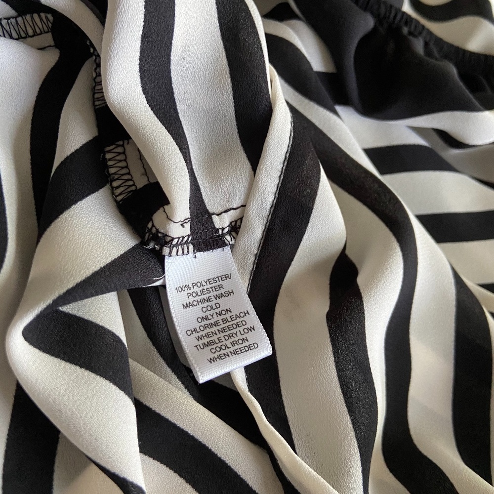 🎹 LOFT, Black & White Off-The-Shoulder Blouse - Picture 7 of 13